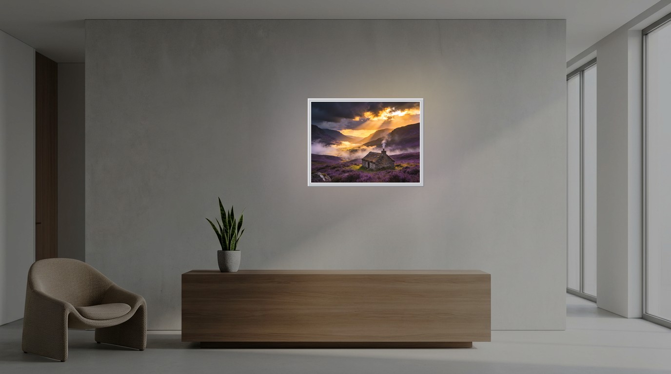 Schottische Highlands als Lichtposter im Büro